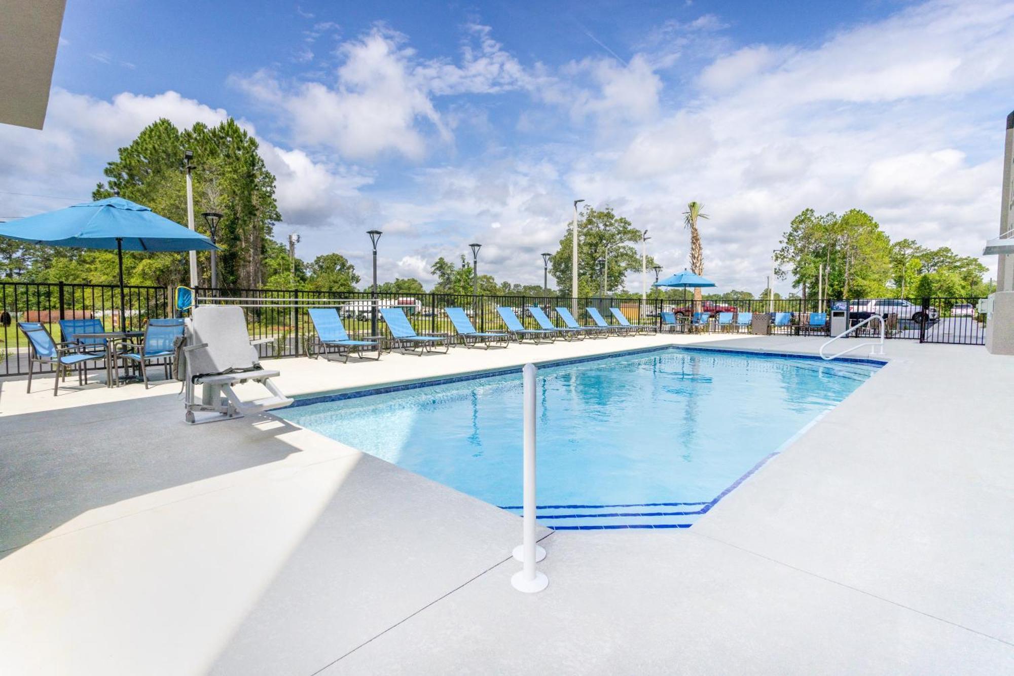La Quinta Inn & Suites By Wyndham Valdosta Exterior foto